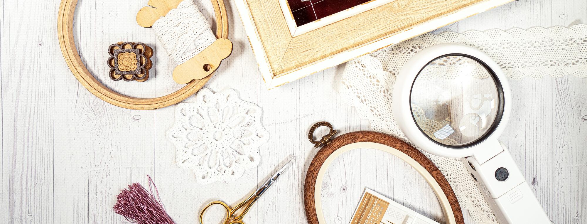 atelier workspace with threads and hoop